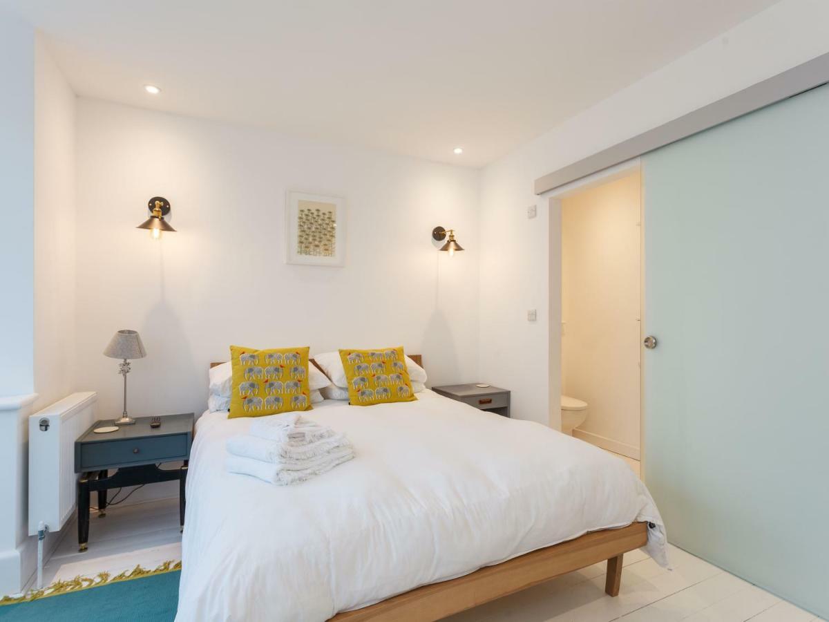 Dale House - Vivre Retreats Apartment บอร์นมัธ ภายนอก รูปภาพ